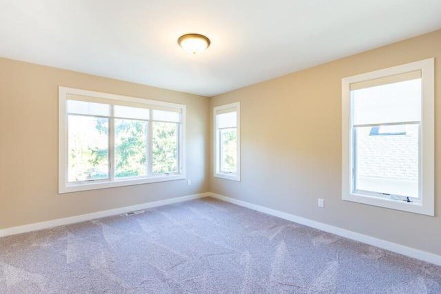 Building Photo - 5200 Lake Mendota Dr
