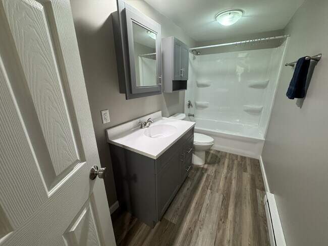 Building Photo - “Brand New Feel!” — Freshly Renovated 1 Bed with Modern Finishes