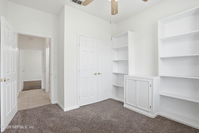 Building Photo - 7990 Baymeadows Cir E