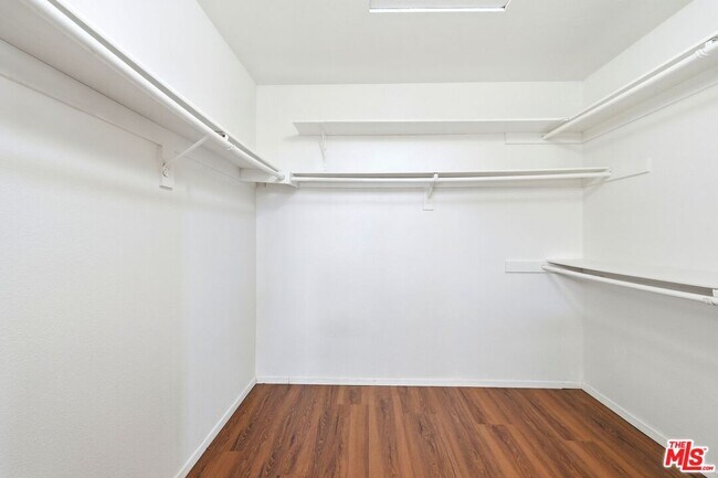 Building Photo - 25842 Browning Pl