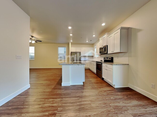 Building Photo - 13918 106th Ave E