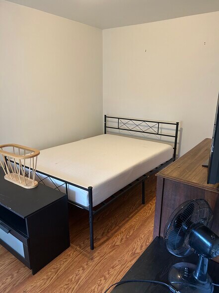 Bedroom - 26908 Plantation Rd