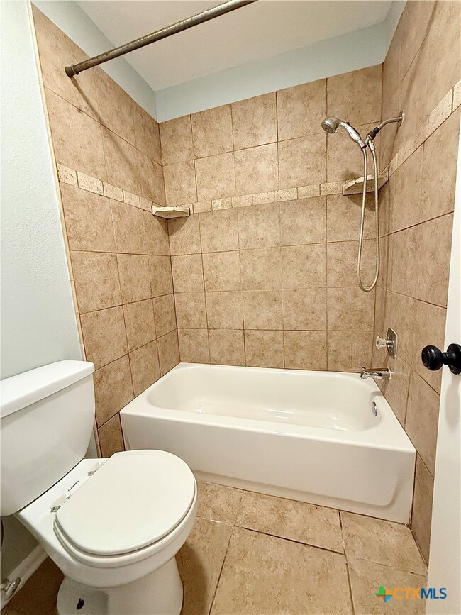 Building Photo - 705 Woodcrest Cir