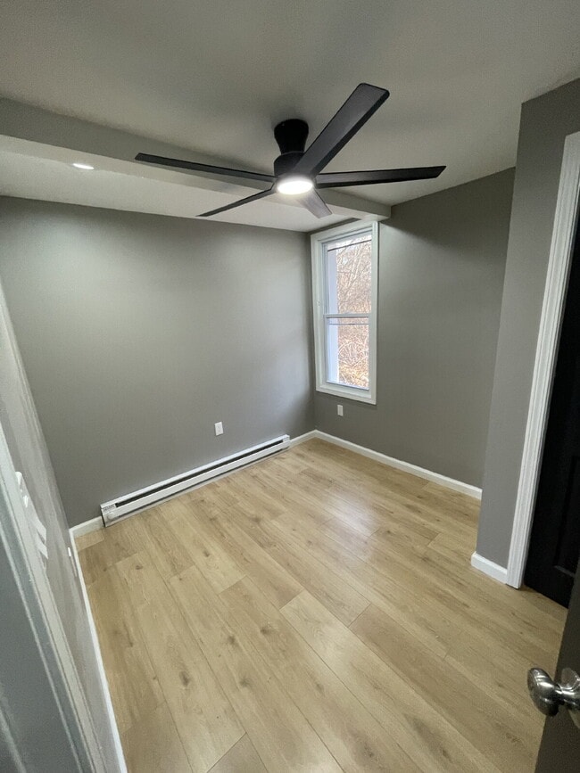 Building Photo - 4 Bedroom 2 bath new Renovation in West Mifflin