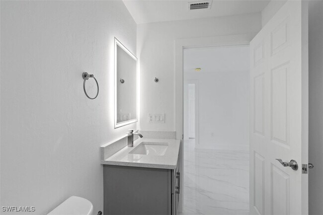 Building Photo - 5016 28th St SW