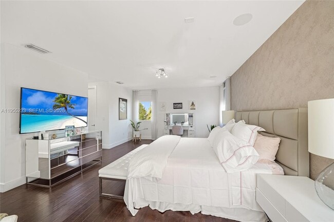 Building Photo - 7515 NW 99th Ave