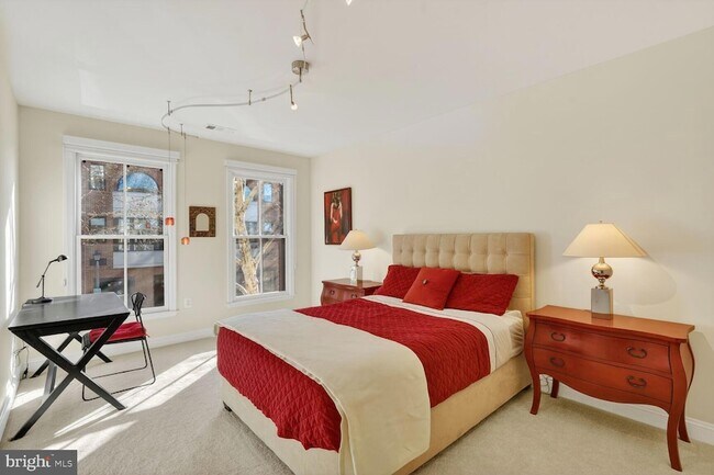 Building Photo - 1115 Cameron St