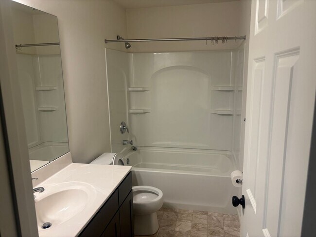 Building Photo - 708 Alban Aly