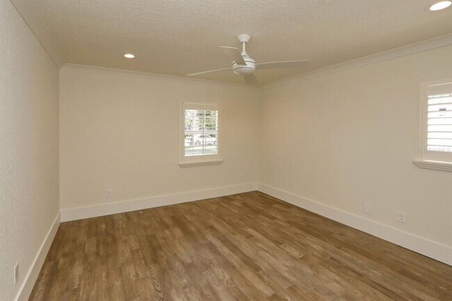 Building Photo - 4307 W Roland St