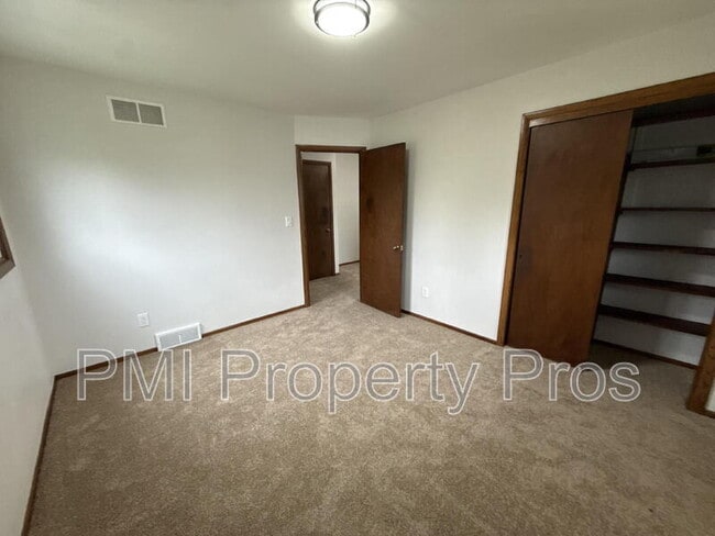 Building Photo - 8148 S 88th St