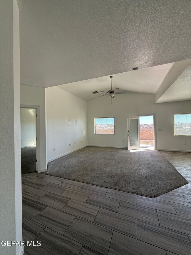 Building Photo - 11565 Leonor Duran St