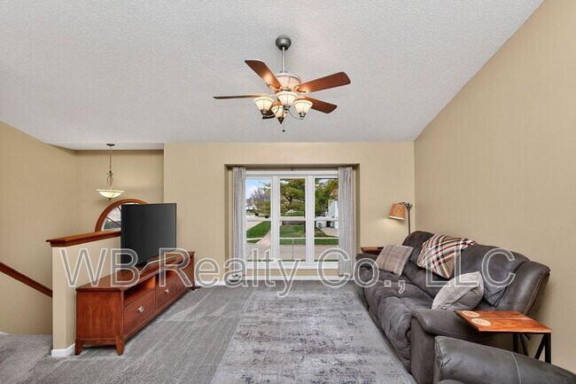 Building Photo - 260 Windfield Pkwy