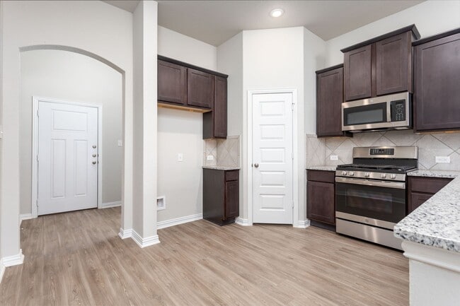 Building Photo - Luxury Duplex Near Randolph and Ft. Sam