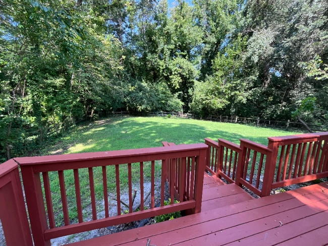 Building Photo - 320 Hampton Dr