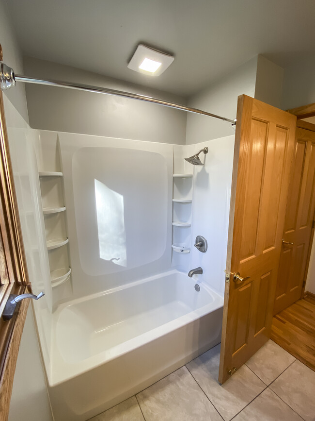 Upstairs bathroom - 1606 S Lake Irving Dr SW