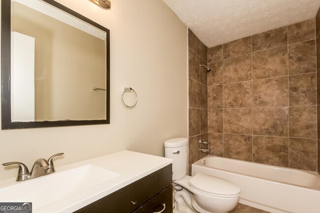 Building Photo - 8495 N Pond Dr