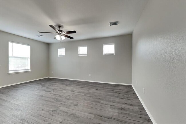 Building Photo - 3207 Trail Hollow Dr