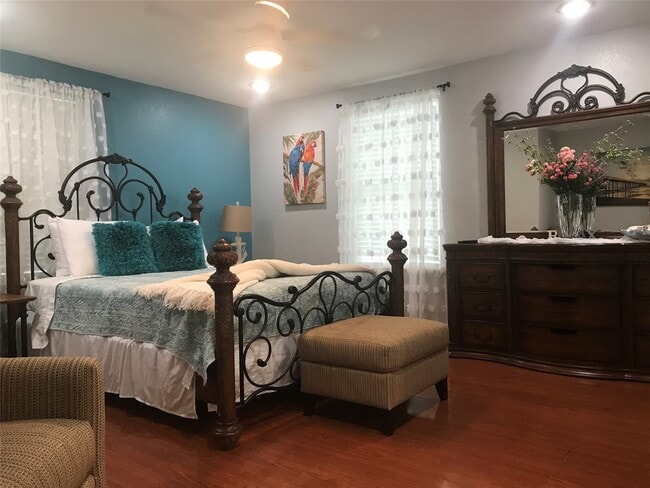 Building Photo - 2319 56th St