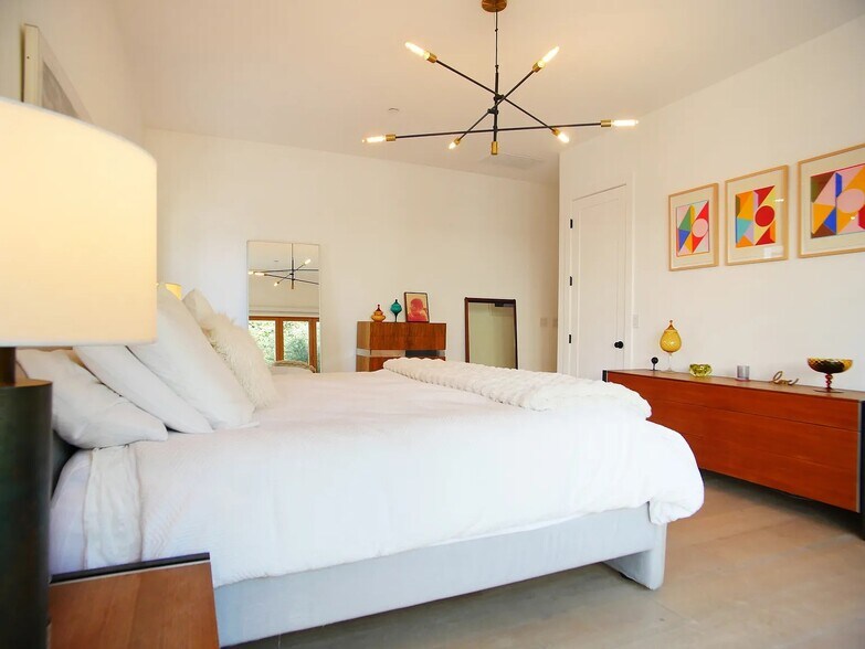 Building Photo - 3744 Somerset Dr