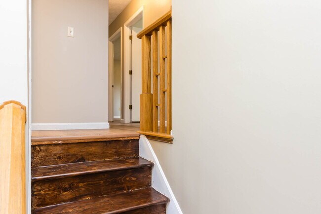 Building Photo - 5334 Tara Hill Dr