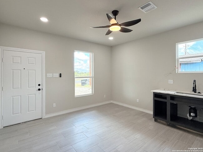 Building Photo - 3274 I-35