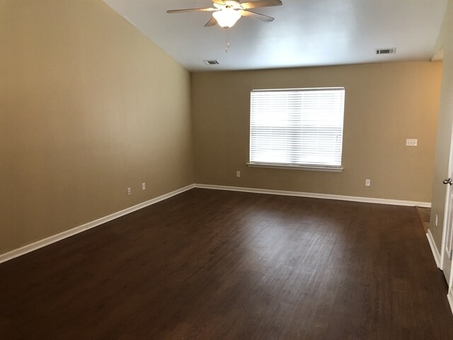 Building Photo - 40 Old Mill Rd