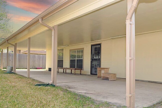Building Photo - 11535 Brook Meadow Dr