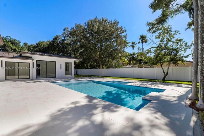 Building Photo - 7530 SW 134th St
