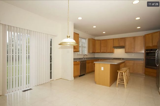 Building Photo - 317 Chamborley Dr