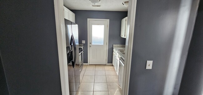 Building Photo - 41 Oakwater Dr