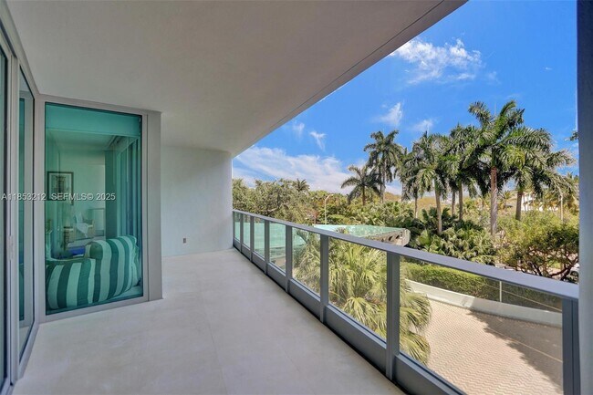 Building Photo - 2627 S Bayshore Dr