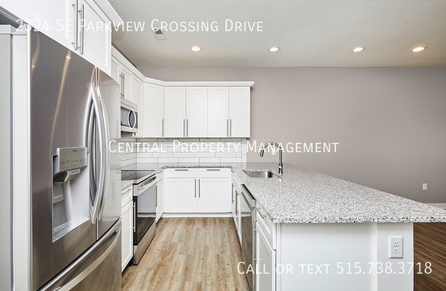 Building Photo - 2324 SE Parkview Crossing Dr