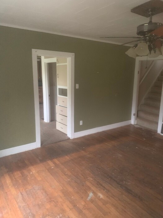 Building Photo - Large 3 bed 1 bath house in Grandville