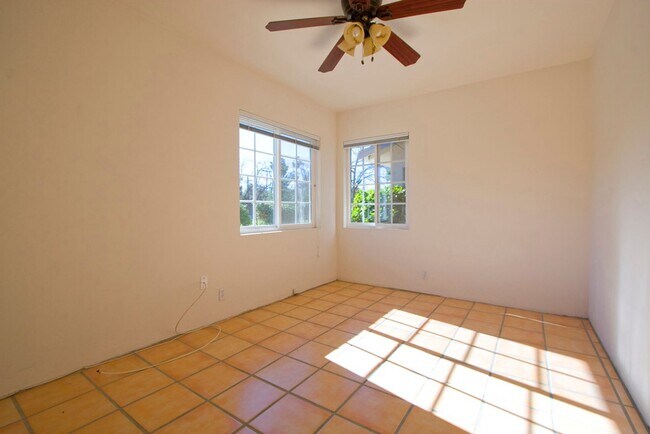 Interior Photo - wjtico