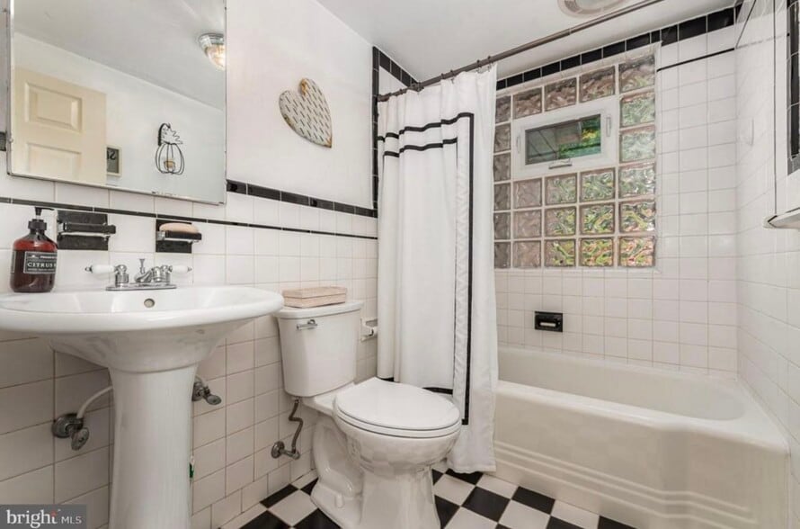 Building Photo - 36 N 19th St