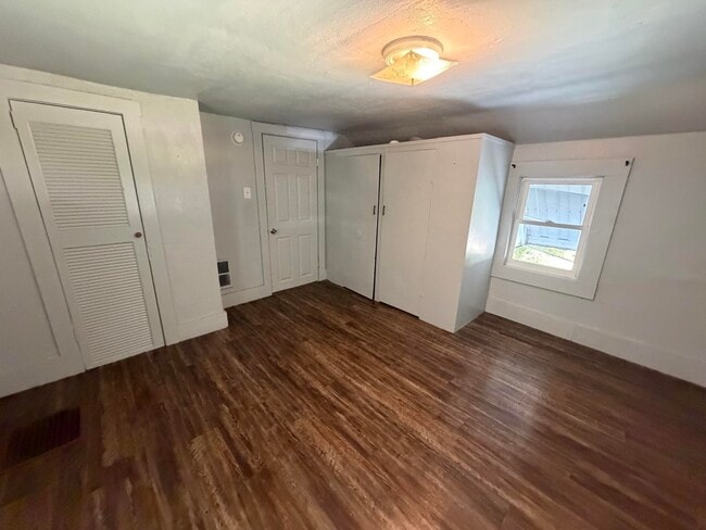 Building Photo - 632 Sherman-
