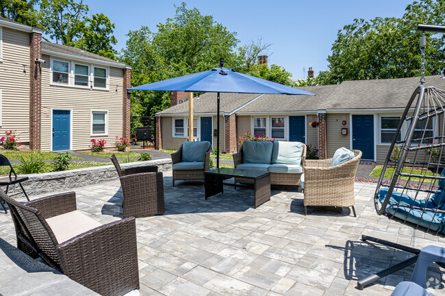 Patio - Villages at Hartford