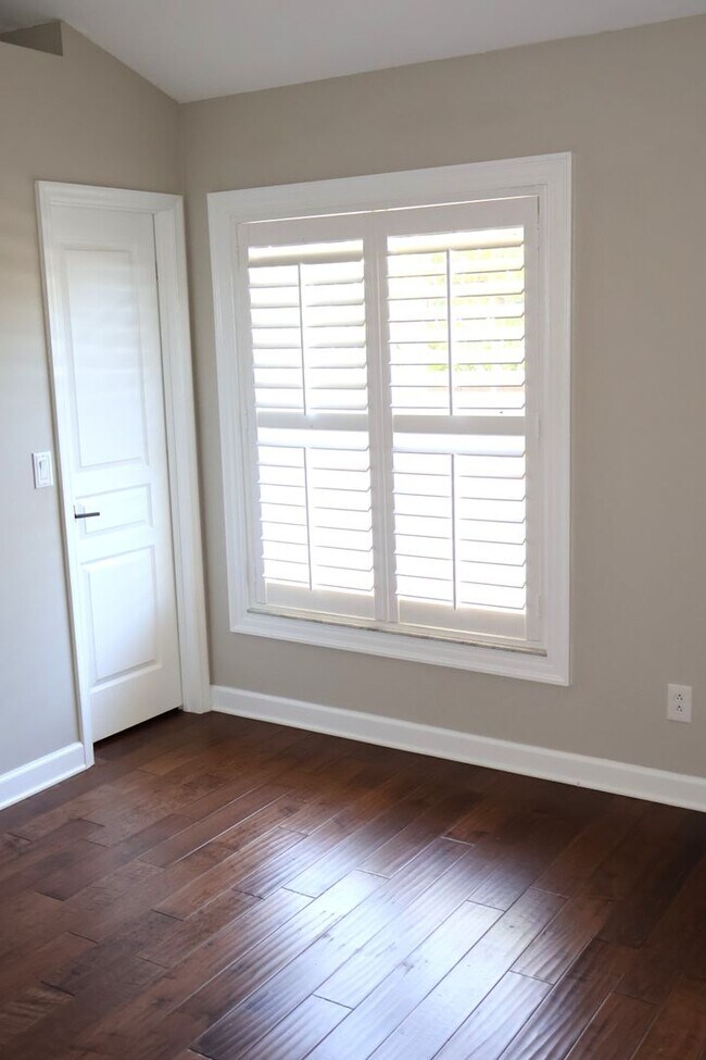 Building Photo - 4 bed, 2 bath pool home in Citrus Park