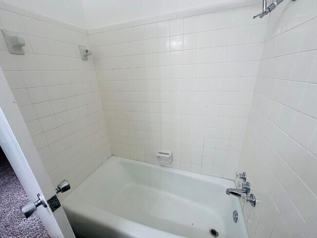 Building Photo - For Lease 3 Bed | 2 Bath | Open Concept | Vaulted Ceilings | 2-Car Garage| Corpus Christi