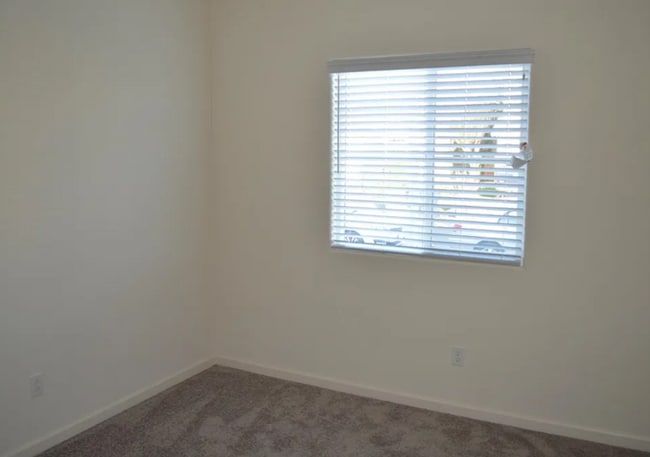Building Photo - 4293 Lasalle Dr