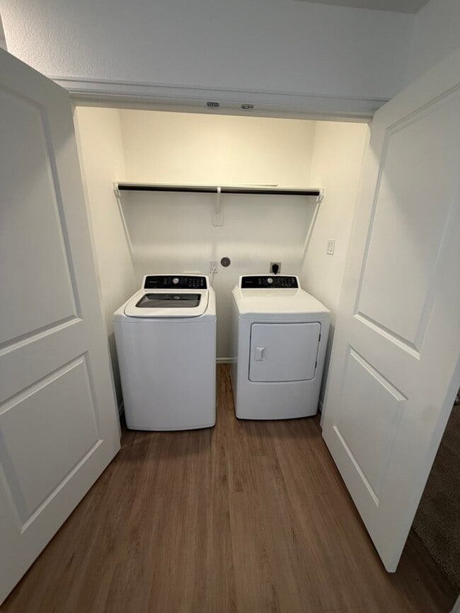 Building Photo - 7323 Greenbriar Cayon Ln