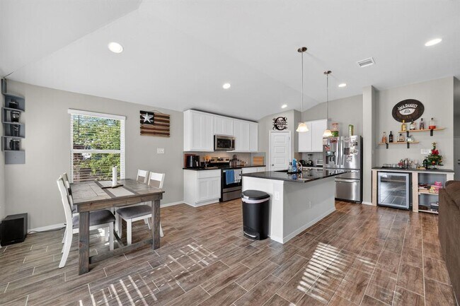 Building Photo - 20703 Ridgeview Rd