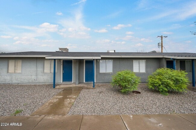 Primary Photo - 2049 W Hayward Ave