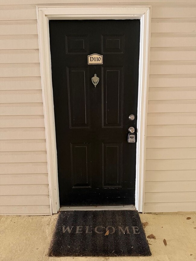 Building Photo - Private End Unit - First Floor - Reserve at Woodbridge