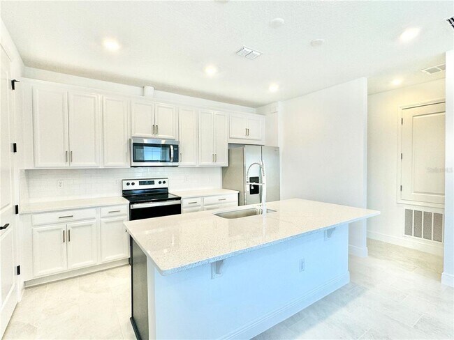 Building Photo - 9629 Saramago Aly