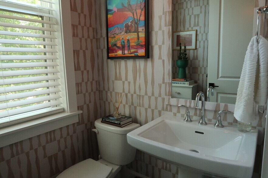 Building Photo - 994 Key Colony Ct