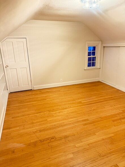 BEDROOM #1 - 2525 W Abbott Ave