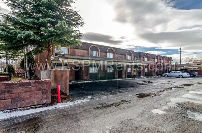 Building Photo - 3062 S 300 E
