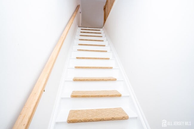 Building Photo - 32 Tanglewood Ct