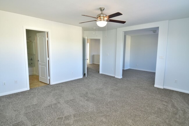Building Photo - BEAUTIFUL 4BED/3BATH Home w/ 2 Car Garage ...